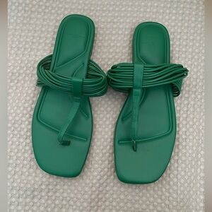 MARC FISHER TANYA FLAT SANDAL